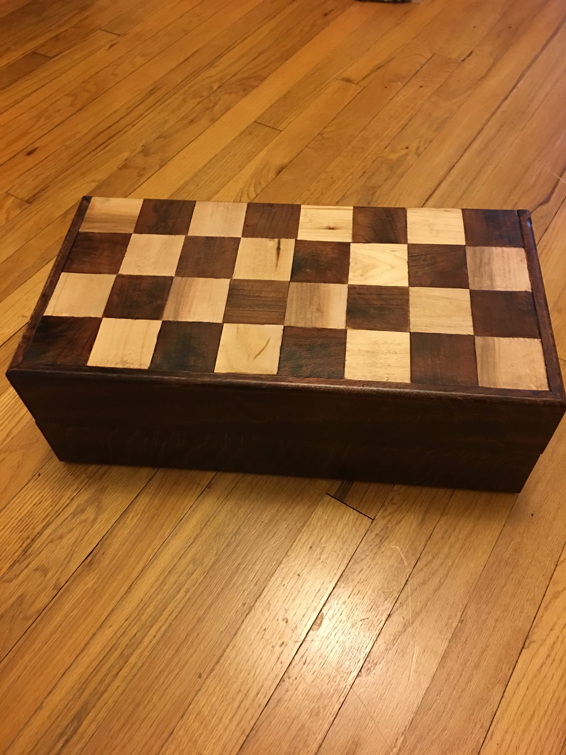Mahogany Chess Box