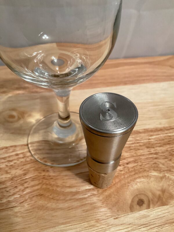 Wine stopper, Surface engraved