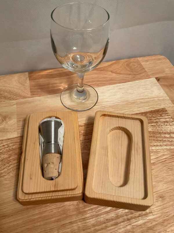 Wine stopper, Surface engraved - Image 2